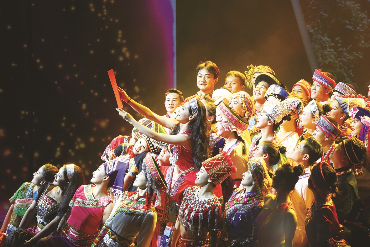 共绘美好明天。彭文昌 摄