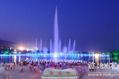 玉龙湖美景.jpg