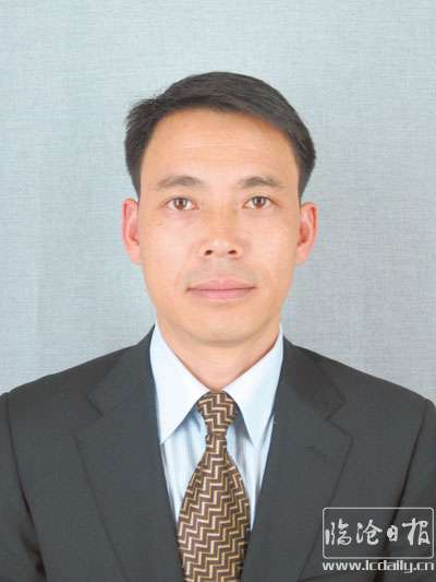 罗昆.jpg
