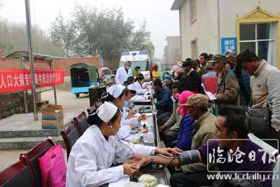健康扶贫惠民生.JPG