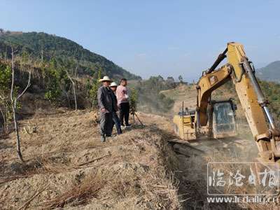 开挖烤烟生产路1.jpg