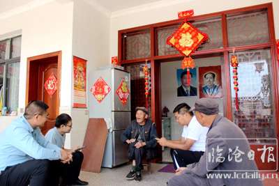 老党员讲党史.jpg