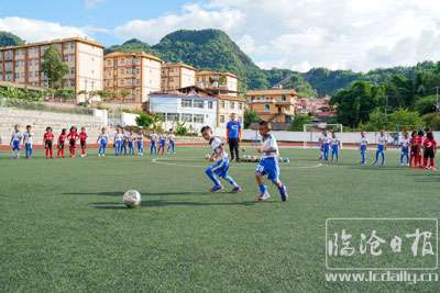 沧源自治县启动实施少年足球.jpg