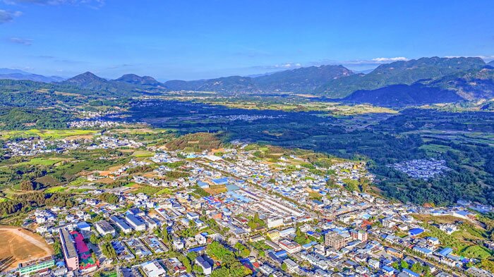 勐撒镇坝子.jpg